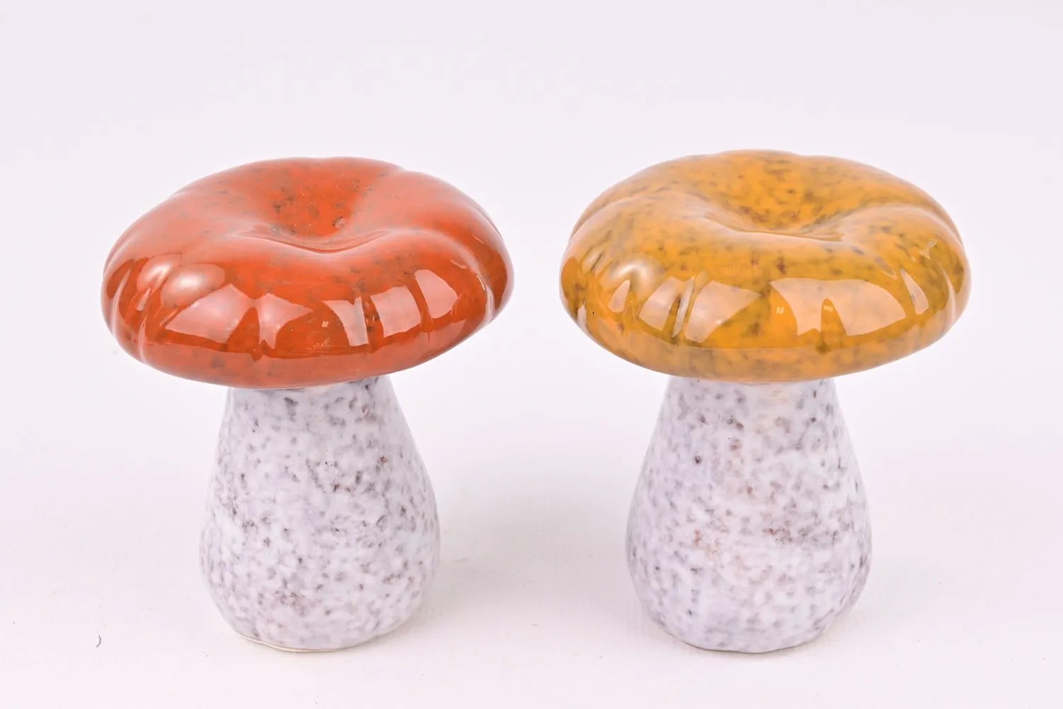 Grzybek ceramiczny, mix kolorów - wys. 9 cm Grzybek ceramiczny, mix kolorów - wys. 9 cm