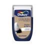 Tester farb Dulux „Szczypta cynamonu“: Wałek do malowania ścian w kolorze brązowym.
