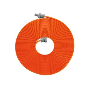 Gardena wąż zraszający 15 m, pomarańczowy, zwinięty z szarymi złączkami.
