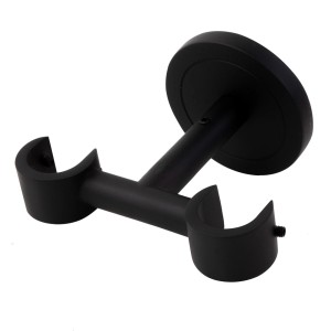 Czarny wspornik ścienny t.b.t. do karniszy, widok szczegółowy.