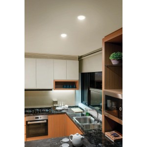 Wbudowane światła LED t.b.t. w nowoczesnej kuchni.