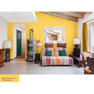 Pokój dzienny z żółtą farbą do ścian (t.b.t.) i piecem.