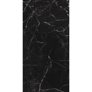 Czarna płytka podłogowa z efektem marmuru do wnętrz.