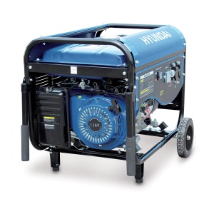 Niebieski agregat prądotwórczy z kołami i czarną ramą.
