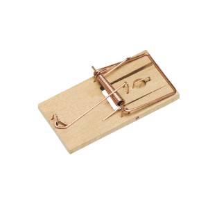 Drewniana pułapka na myszy z drutem i mechanizmem sprężynowym do skutecznego zwalczania gryzoni.