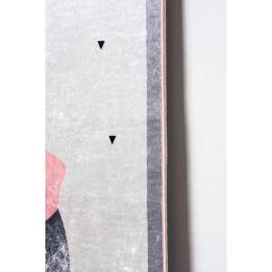 Zbliżenie wzorzystego dywanu, dywan z krótkim włosiem.