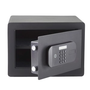 Otwarty, czarny sejf Yale High Security Safe z klawiaturą cyfrową i pojemnością 20,5 l.