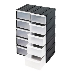 Czarny regał z przezroczystymi szufladami do biura lub pokoju hobbystycznego.