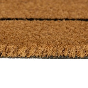 Zbliżenie brązowej wycieraczki z czarnym paskiem.