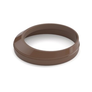 Brązowy plastikowy pierścień do rynien dachowych, zbliżenie.