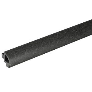 Zbliżenie na ciemną deskę tarasową t.b.t. z tworzywa sztucznego.