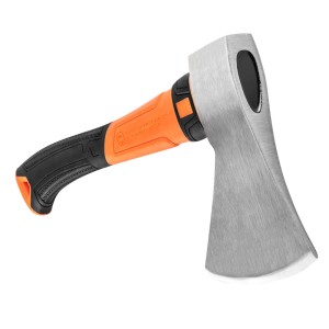 Siekiera t.b.t. z pomarańczowo-czarną rękojeścią. Idealna do obróbki drewna.