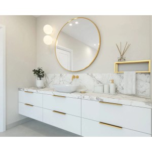 Nowoczesna łazienka z okrągłym lustrem, umywalką i marmurowym blatem. Lustra dla stylowego otoczenia.