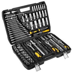 t.b.t. zestaw narzędzi, otwarty z kluczami, nasadkami i bitami.