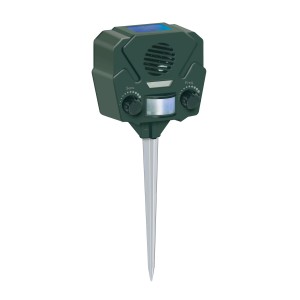 Zielony odstraszacz ultradźwiękowy t.b.t. z kolcem do wbijania w ziemię do ogrodu.