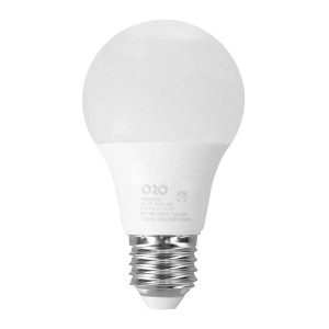 Biała żarówka LED E27 do użytku wewnętrznego.