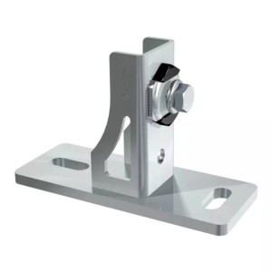 Srebrna metalowa szyna prowadząca t.b.t. ze śrubą.