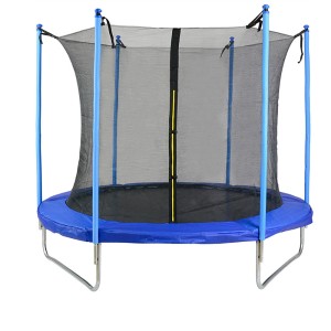 Niebieska trampolina ogrodowa z siatką zabezpieczającą dla dzieci i dorosłych.