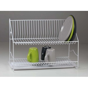 Biały metalowy ociekacz do naczyń z naczyniami i kubkami. Akcesoria kuchenne.