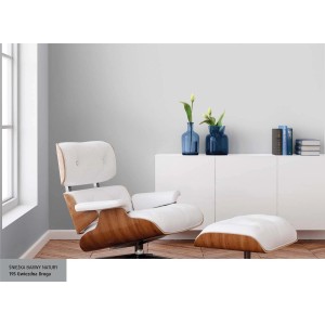 Pokój dzienny z farbą do ścian. Kolorowa farba do ścian tworzy przytulną atmosferę.