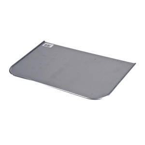 Płyta podłogowa do akcesoriów kominkowych, metalowa, prostokątna z zaokrąglonym rogiem.