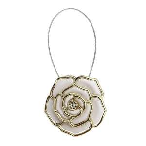 t.b.t. Karnisz: Podwiązka do zasłon w kształcie róży, biało-złota.