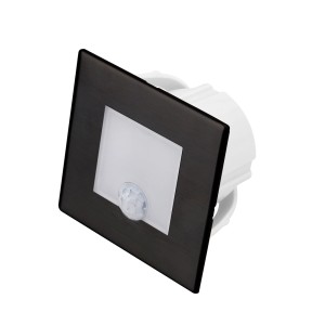 Kwadratowa oprawa LED do zabudowy t.b.t., czarna, z czujnikiem ruchu.