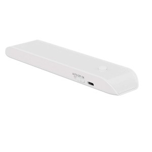 Biała lampa podszafkowa t.b.t. z włącznikiem i portem USB.