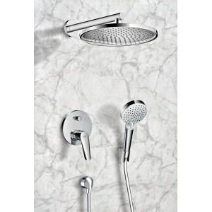 Zestaw prysznicowy t.b.t. z głowicą i słuchawką prysznicową w chromowanym wykończeniu.