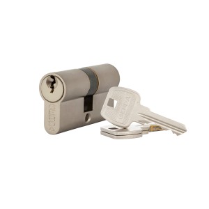 Wkładka do zamka drzwi t.b.t. z dwoma kluczami, w kolorze srebrnym.