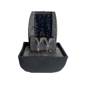 Dekoracyjna fontanna ogrodowa t.b.t. z elementami wodnymi do użytku zewnętrznego.