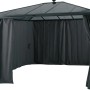 Antracytowa altana New Harmony 300x360 cm z panelami bocznymi i dachem z poliwęglanu.