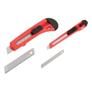 4-częściowy zestaw noży: Noże z ostrzem łamanym w kolorze czerwonym z zapasowymi ostrzami.