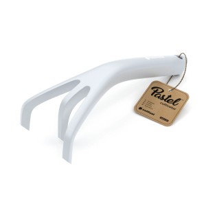 Biały kultywator ręczny do ogrodu, kategoria Drobne narzędzia ogrodowe.