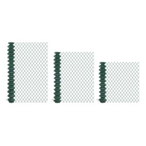 Trzy zielone ogrodzenia z siatki o różnych rozmiarach.