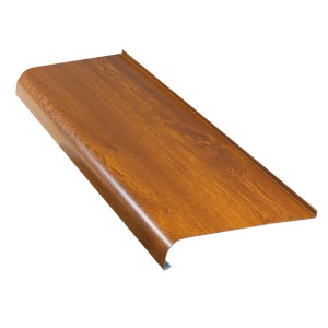 Brązowy parapet t.b.t. z efektem drewna do użytku wewnętrznego.