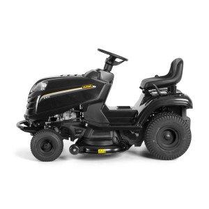 Czarny traktor t.b.t. z boku.