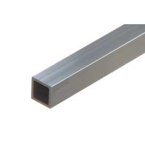Kwadratowy profil metalowy t.b.t., w kolorze srebrnym.