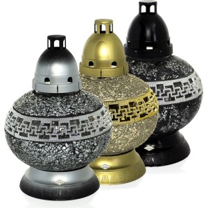 Dekoracyjne znicze w kolorze srebrnym, złotym i czarnym z mozaiką.