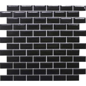 Błyszczące czarne płytki mozaikowe w stylu metro na ściany i podłogi.