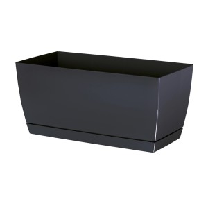 Czarna skrzynka na kwiaty z podstawką do ogrodu lub na balkon.