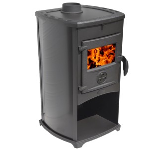 Szary piec z palącym się ogniem w oknie widokowym. Kategoria: Kominki.