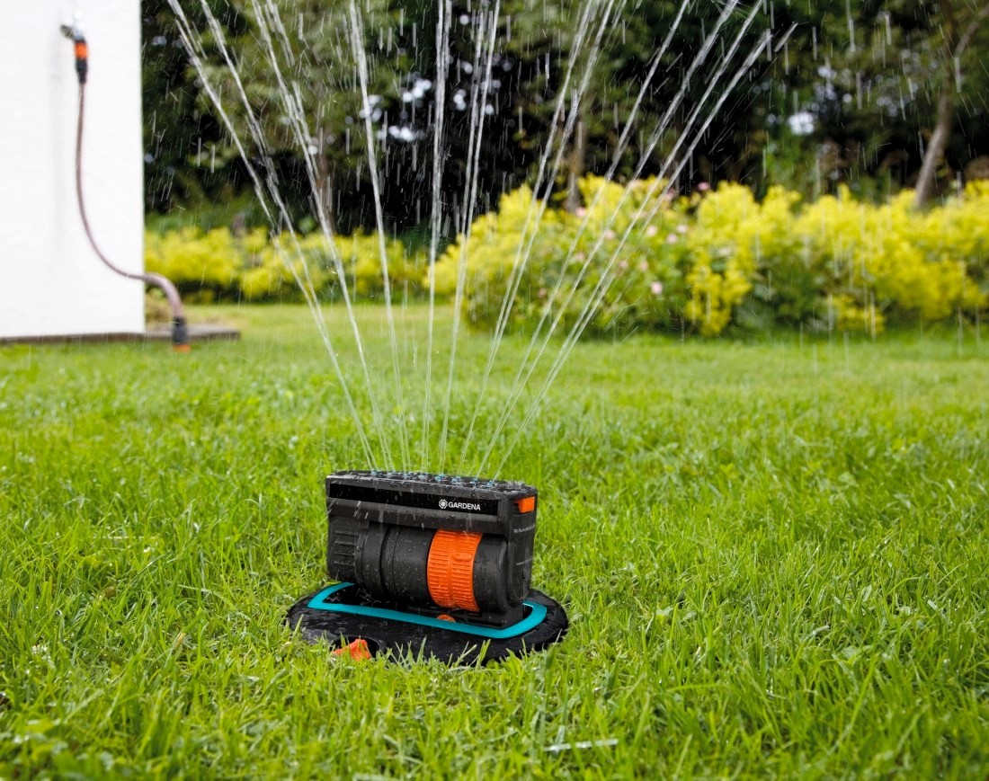 Gardena Zestaw ze zraszaczem wynurzalnym wahadłowym OS 140