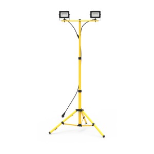 Żółty reflektor budowlany LED ze statywem do elastycznego użytku.