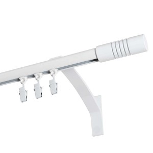 Biały karnisz t.b.t. z wspornikiem i ślizgaczami do zasłon.