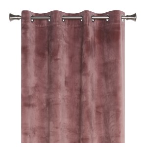 Zasłona t.b.t. w kolorze starego różu z przelotkami ułatwiającymi zawieszenie.