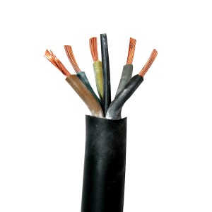 Czarny przewód gumowy H07RN-F 5G2,5 na metry, idealny do zastosowań zewnętrznych.