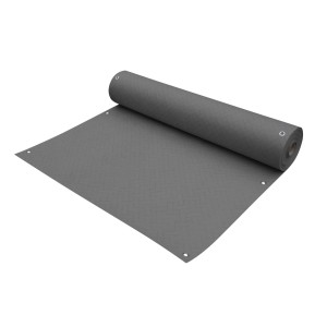 Szara mata osłonowa na ogrodzenie, częściowo zwinięta, z oczkami do mocowania.