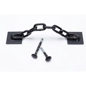 Czarna klamka do drzwi t.b.t. z łańcuchem i śrubami.