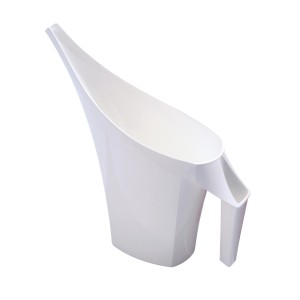 Biała konewka (Konewka) z długim dzióbkiem i uchwytem.